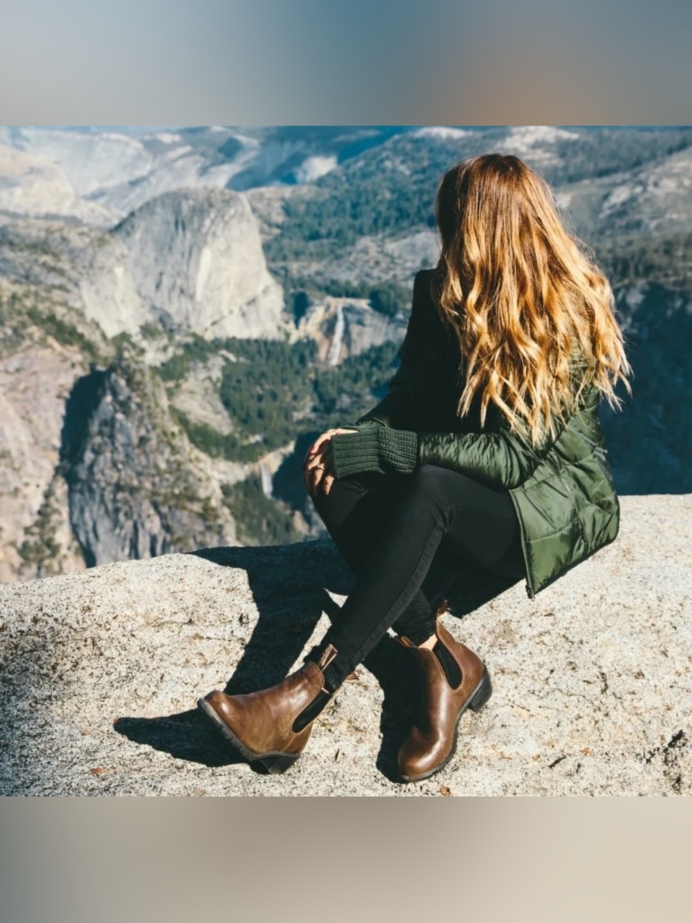 Near new Blundstones Chelsea boots